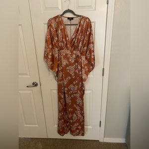 Medium bump friendly tie back camel dress